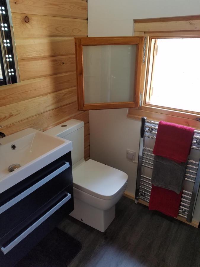 West Pool Cabin Lincoln Extérieur photo