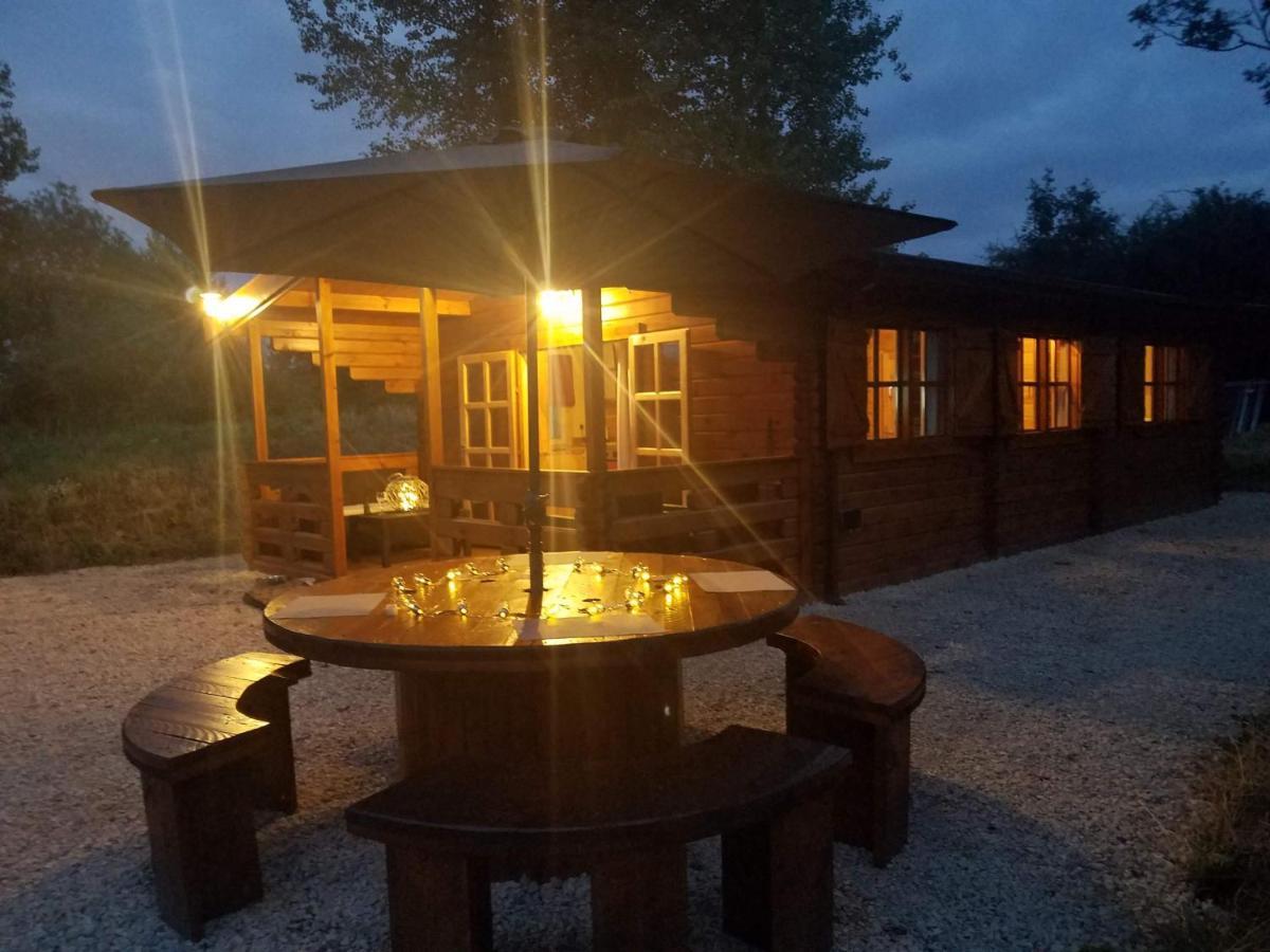 West Pool Cabin Lincoln Extérieur photo